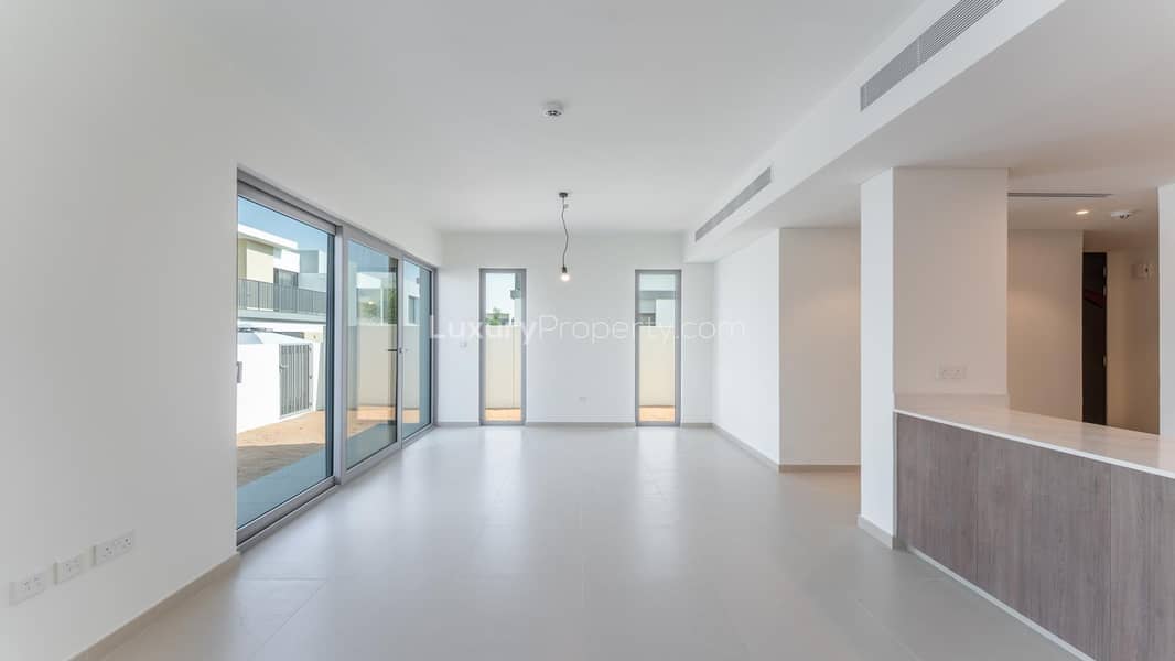 Garden View | Vacant | Spacious Corner Unit Garden View | Vacant | Spacious Corner Unit