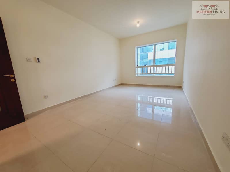 位于阿尔马穆拉 1 卧室的公寓 50000 AED - 8207043 位于阿尔马穆拉 1 卧室的公寓 50000 AED - 8207043