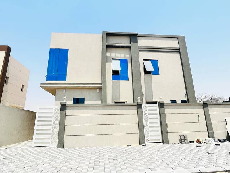 Villa for sale in Ajman, Al Yasmeen area

 Very inhabitant, super luxury finishing

 With electricity, water and air conditioners

 Land area 3100

 Building area 3500

 The villa consists of 5 master rooms + a storeroom + a maid's room

 With electricity