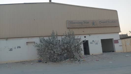 Warehouse for Sale in Al Sajaa Industrial, Sharjah - For Sale Three warehouses on a land area of 20,000 square feet It has electricity and water