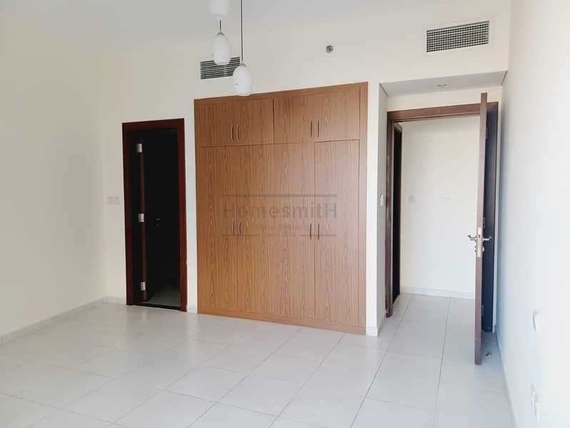 Large One Bedroom | Balcony | JVT Large One Bedroom | Balcony | JVT