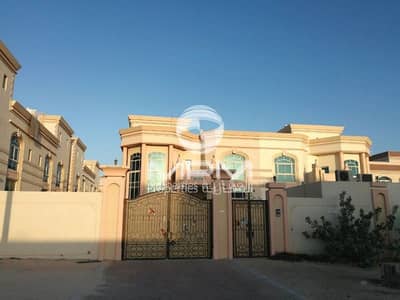5 Bedroom Villa for Rent in Khalifa City, Abu Dhabi - Compound Villa | Maid's Room | Covered Parking