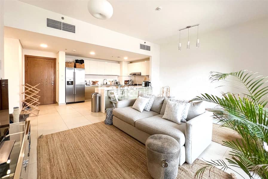 High Floor | Golf Views | Rented Unit High Floor | Golf Views | Rented Unit