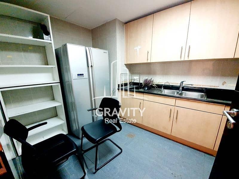 10 EXTRA HOT DEAL!! SPACIOUS FITTED OFFICE