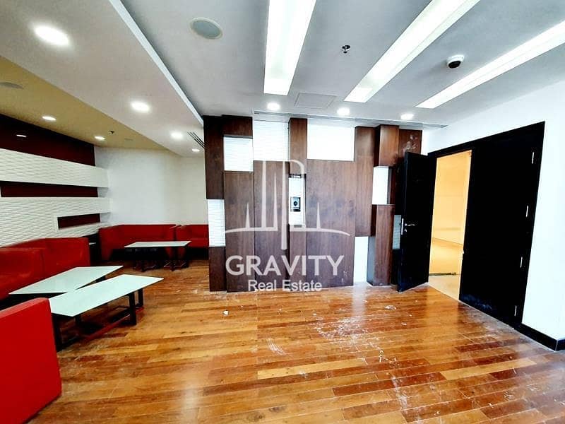 7 HOTTEST DEAL | VACANT | SPACIOUS FITTED OFFICE