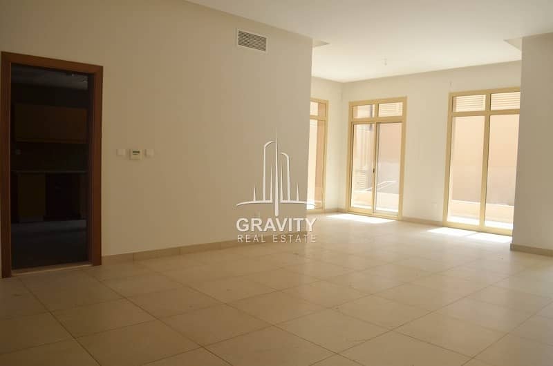 4 Superb 4BR Townhouse in Golf Gardens| Inquire Now