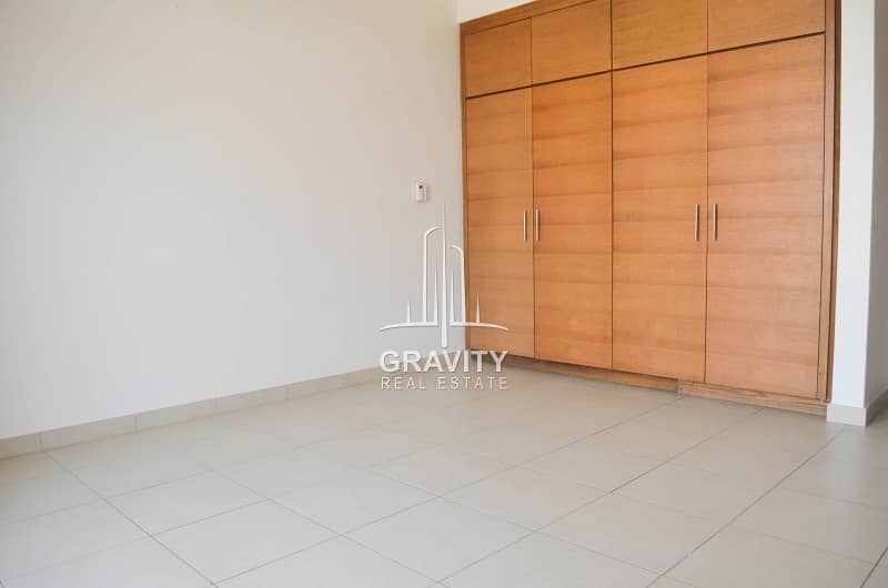 6 Superb 4BR Townhouse in Golf Gardens| Inquire Now