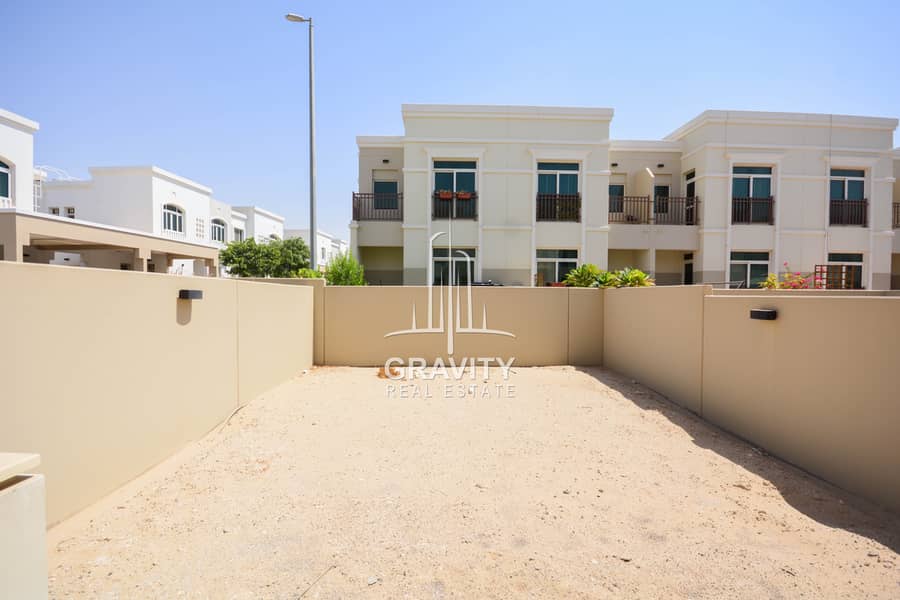 17 Upgraded Townhouse |Breeze Community | Maid's Room