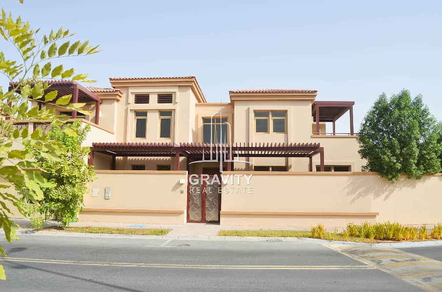Hot Deal Exclusive and Big 6BR Villa in Golf Gardens