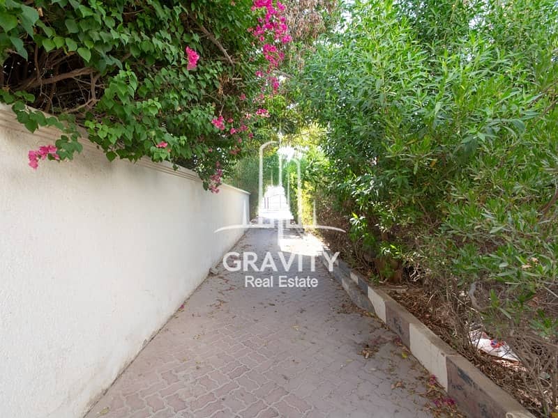 9 Spacious compound in Karama with 2 villa inside move in ready