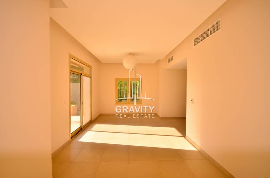 Very Beautiful 4 BR Villa in Golf Gardens