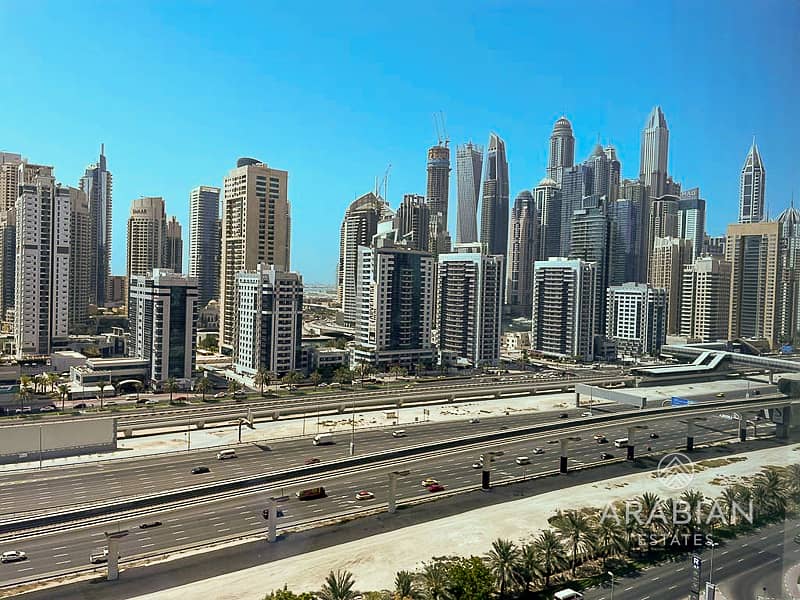 Mid floor I Marina skyline/ SZR view I Great access Mid floor I Marina skyline/ SZR view I Great access