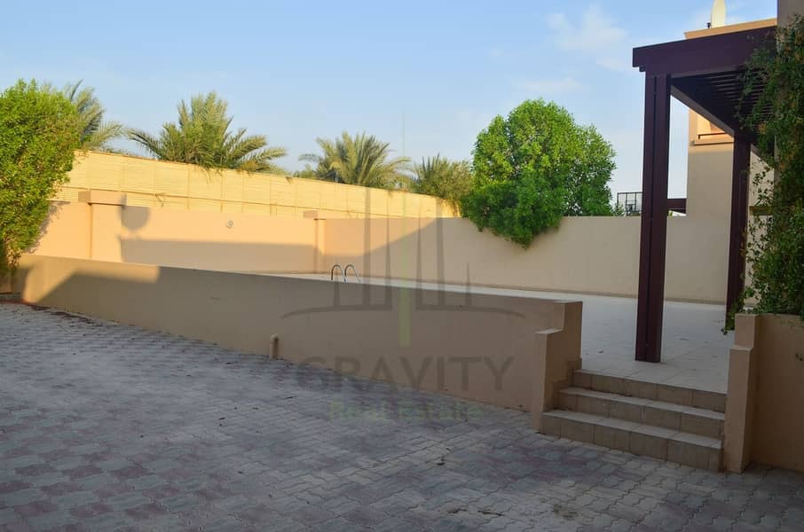 6 Amazing 5BR Villa in Golf Gardens