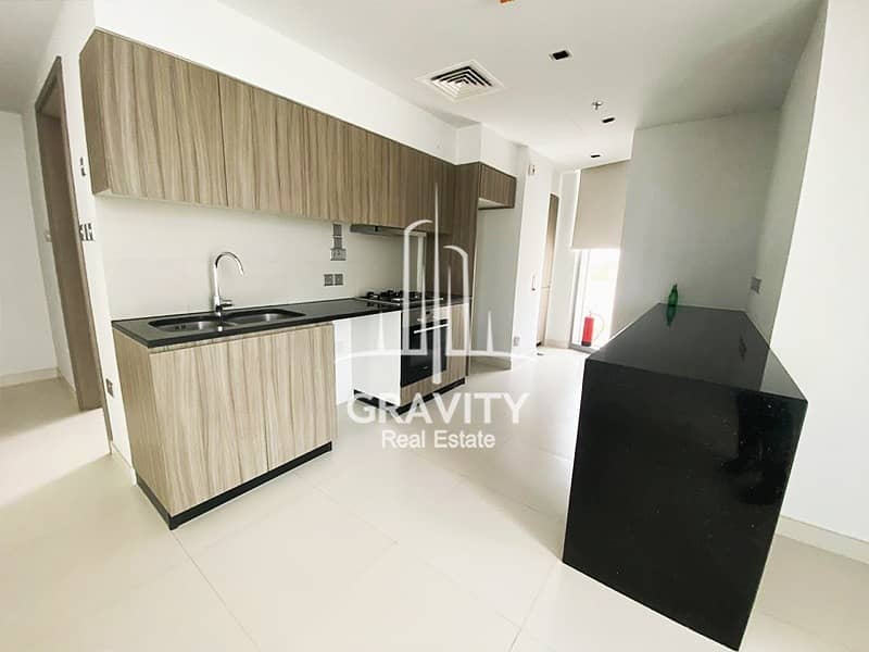 8 Vacant Now! High Class 2BR Apt in Al Reem