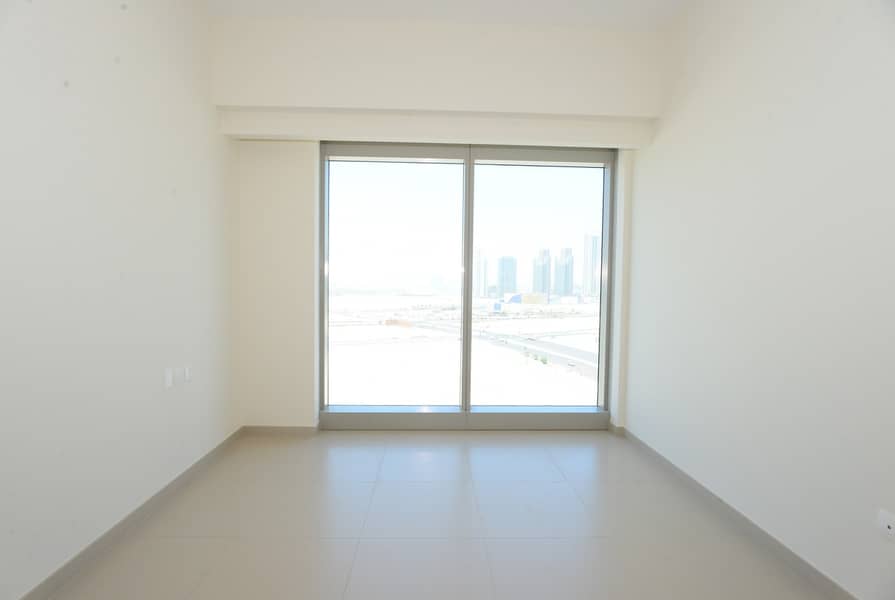 6 HOT DEAL | Luxurious Apt Unit W/ Partial Sea view | 4Chqs