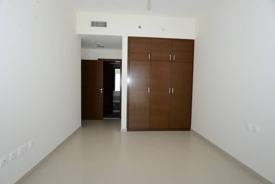 9 HOT DEAL | Luxurious Apt Unit W/ Partial Sea view | 4Chqs