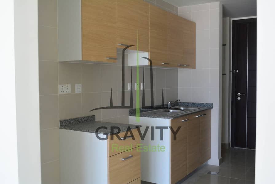 7 Move in read | Cozy Studio | Prime Area in Al Reem