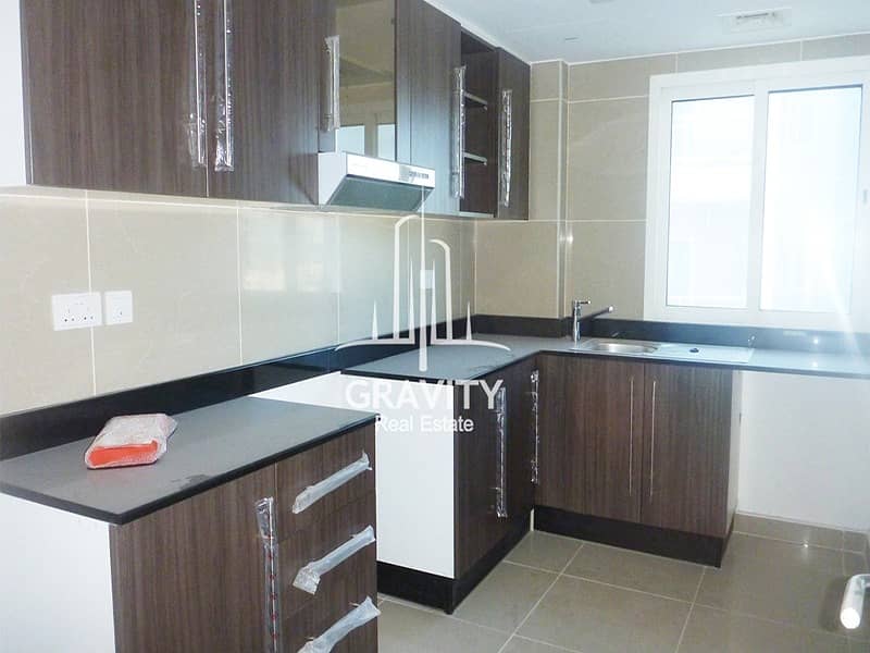 10 HOT DEAL | Closed Kitchen W/ Great View