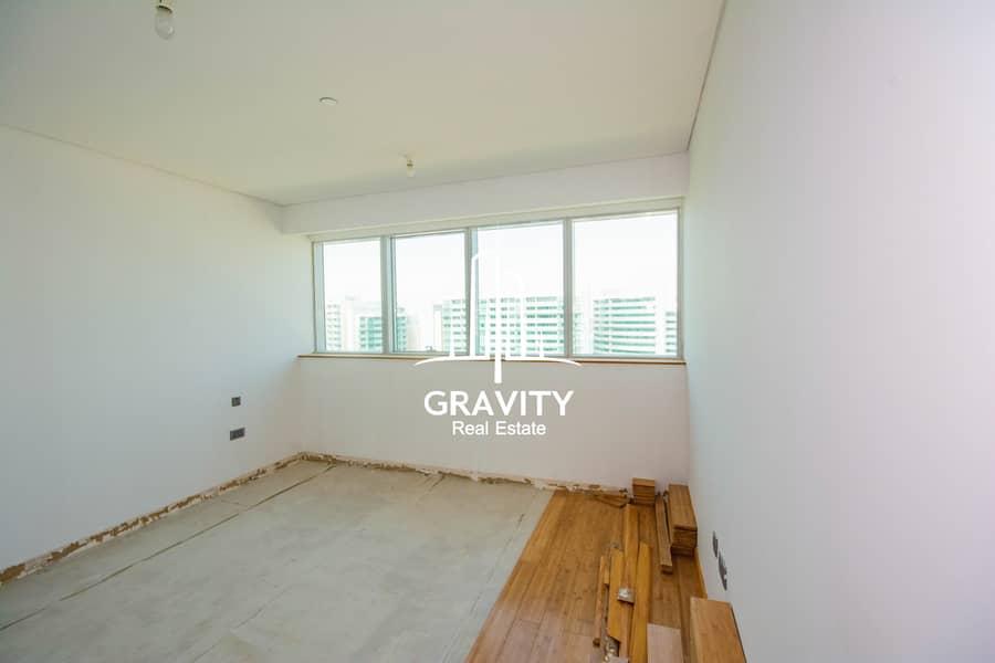 4 Luxurious Apt W/ Canal View | Ideal for investors