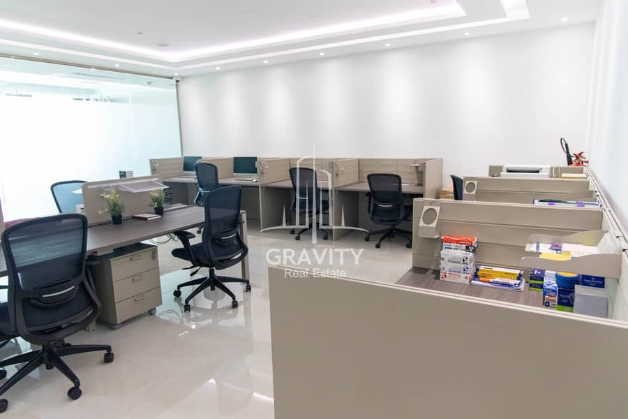 17 The most luxurious Furnished Office in Al Reem
