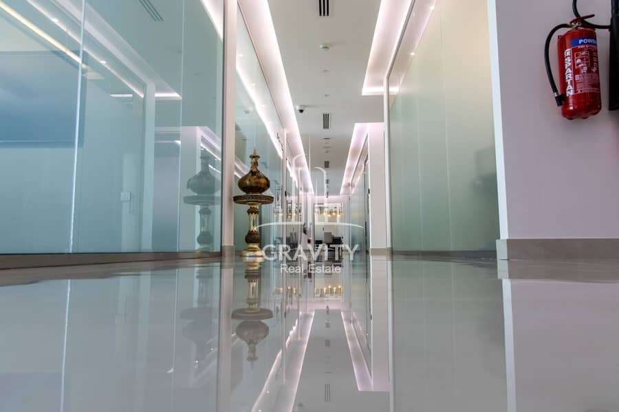 18 The most luxurious Furnished Office in Al Reem