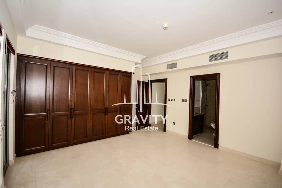 10 Fancy Living W/ Excellent Layout | Inquire Now