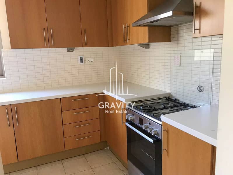 8 Own this attractive 3BR Townhouse | Great Investment