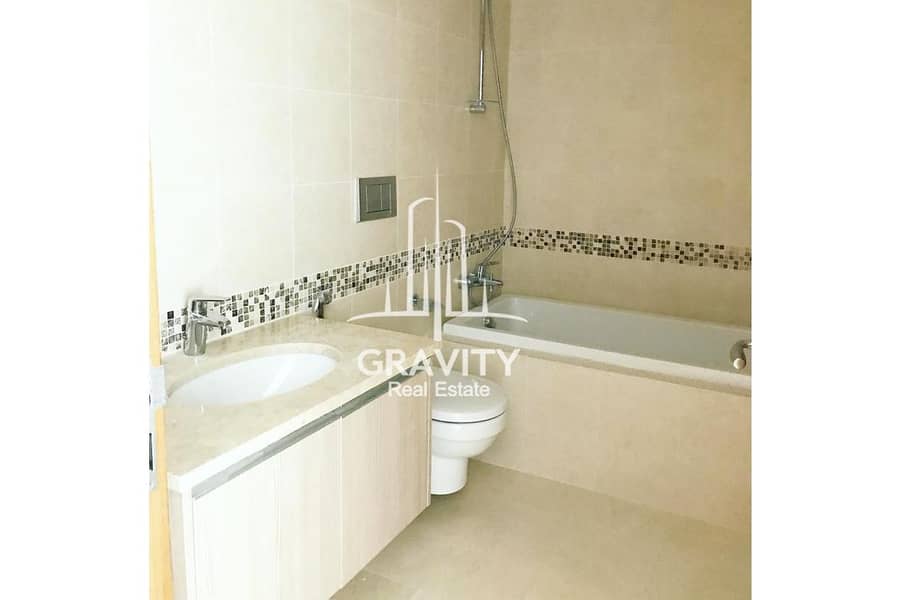 6 Vacant Now | Mesmerizing 2BR Apt in Yas Island