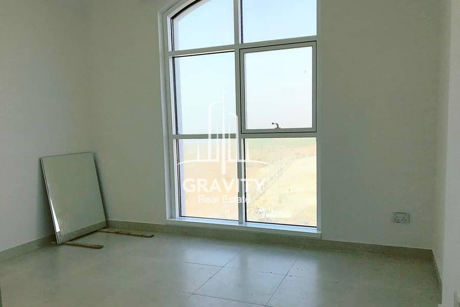 7 Vacant Now | Mesmerizing 2BR Apt in Yas Island