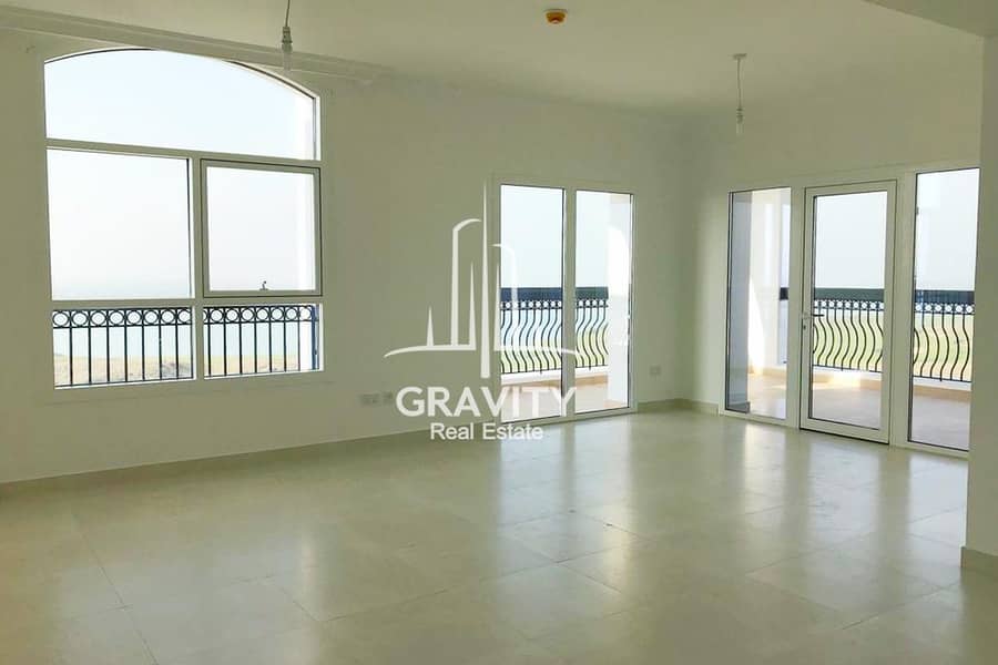 8 Vacant Now | Mesmerizing 2BR Apt in Yas Island