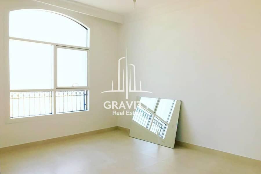 9 Vacant Now | Mesmerizing 2BR Apt in Yas Island