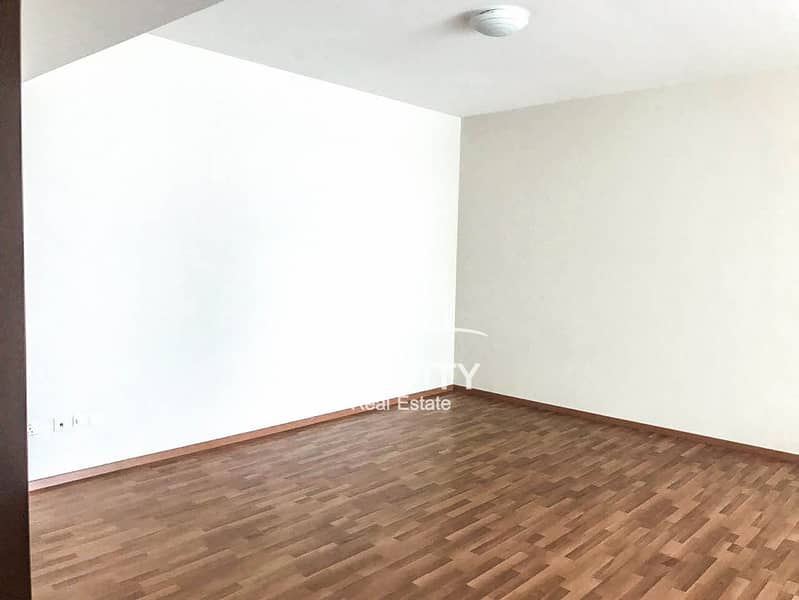 4 HOT DEAL!! Vacant 3+Maid's Apt | Community View