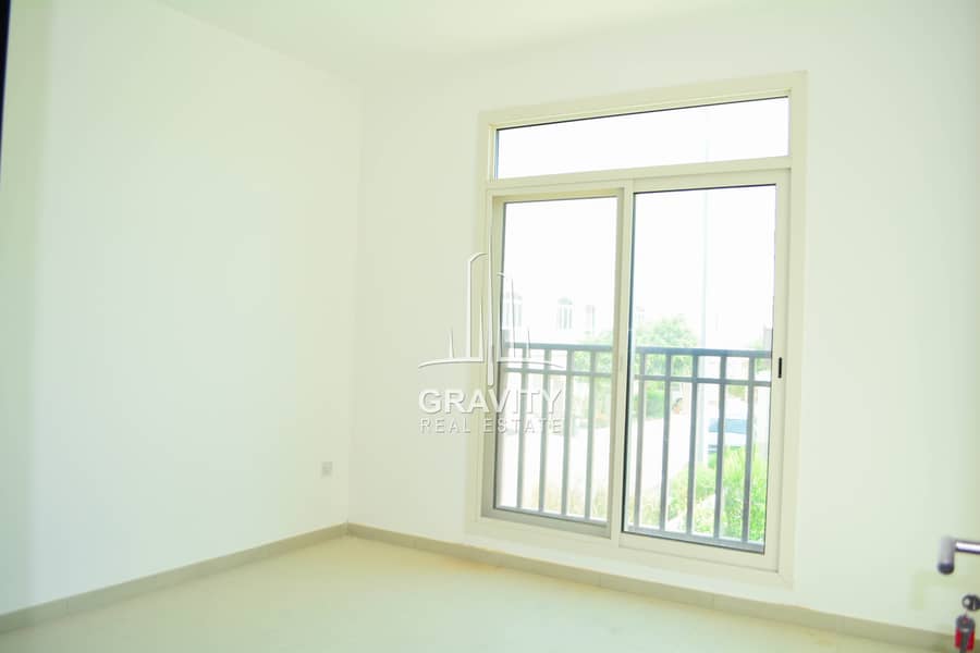 4 HOT DEAL! 4Chqs Luxurious Townhouse in good area
