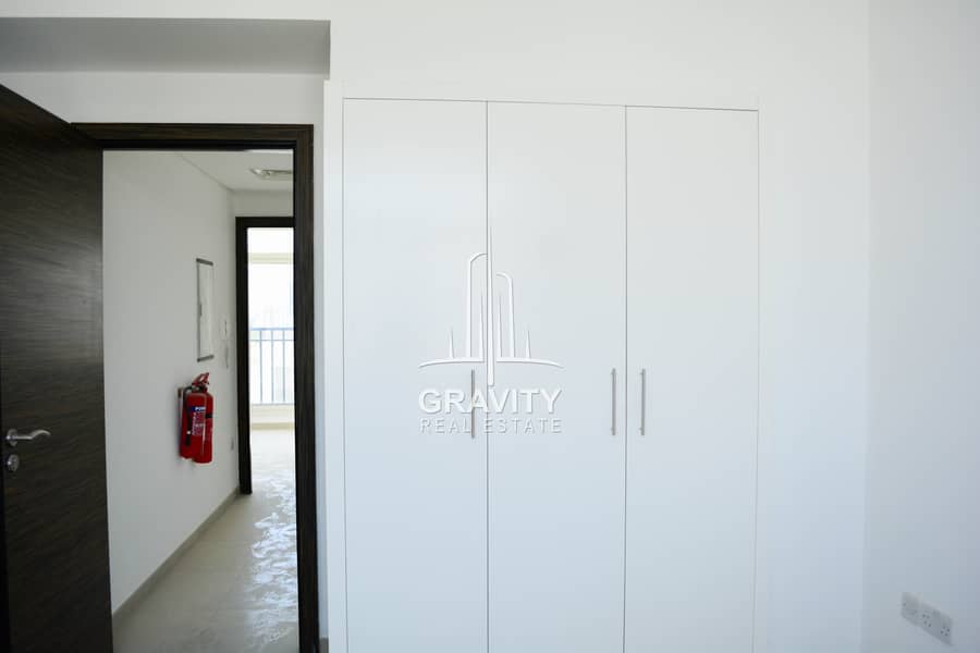 8 HOT DEAL! 4Chqs Luxurious Townhouse in good area