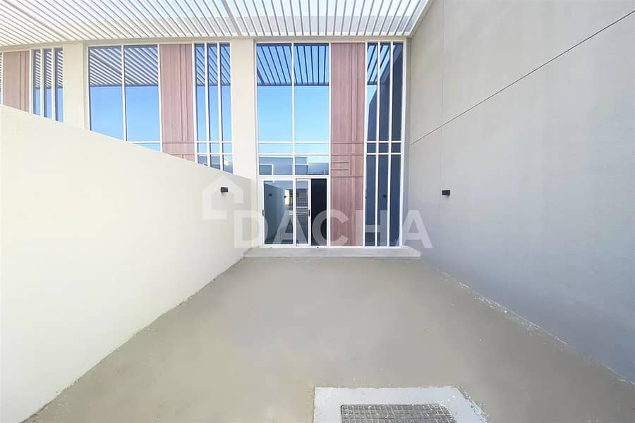 Large Plot / Corner Unit / Negotiable Large Plot / Corner Unit / Negotiable
