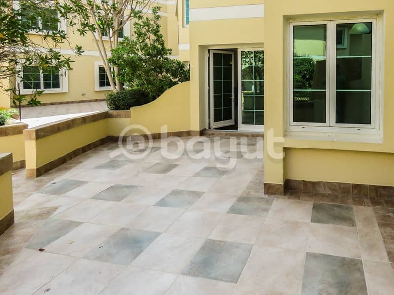 5 No Commission Spacious Balcony with Courtyard View