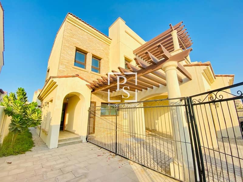 Exclusive Corner 3 BR + M Villa  |  All Master l Big Backyard