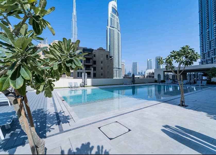 17 Swimming pool