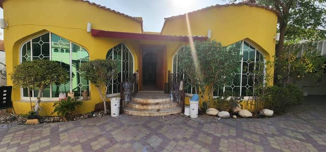 6 Bedroom Villa for Rent in Al Sabkha, Sharjah - WhatsApp Image 2023-11-21 at 15.14. 11 (1). jpeg