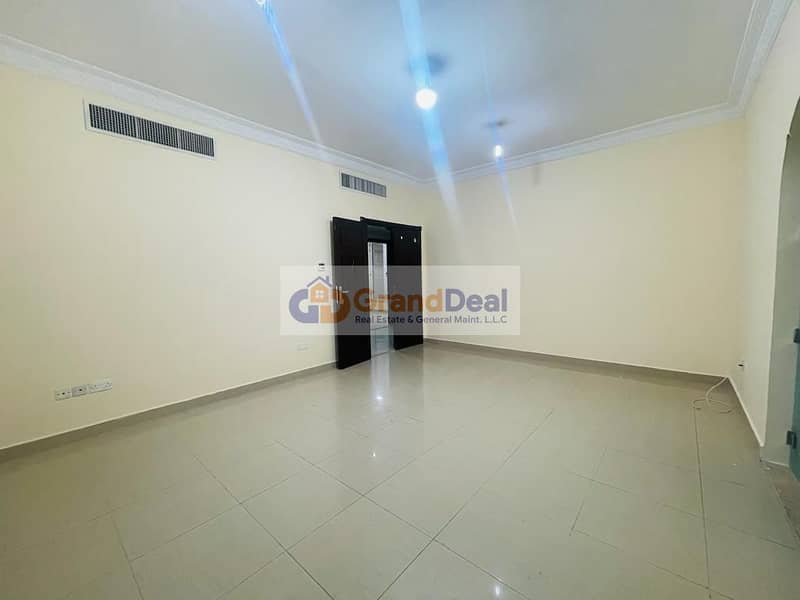 3 hall. jpg