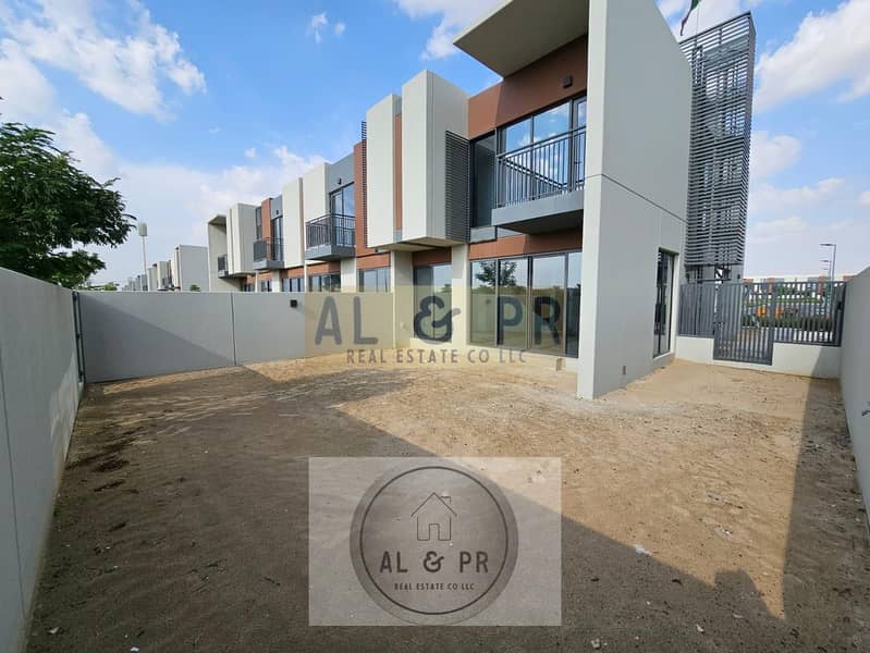 Luxury | Corner Unit | Single row | Ready to move in Luxury | Corner Unit | Single row | Ready to move in