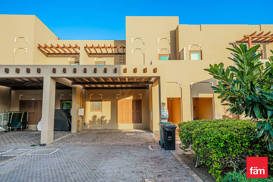 Park Facing | Upgraded | Hot Unit | Best Location Park Facing | Upgraded | Hot Unit | Best Location