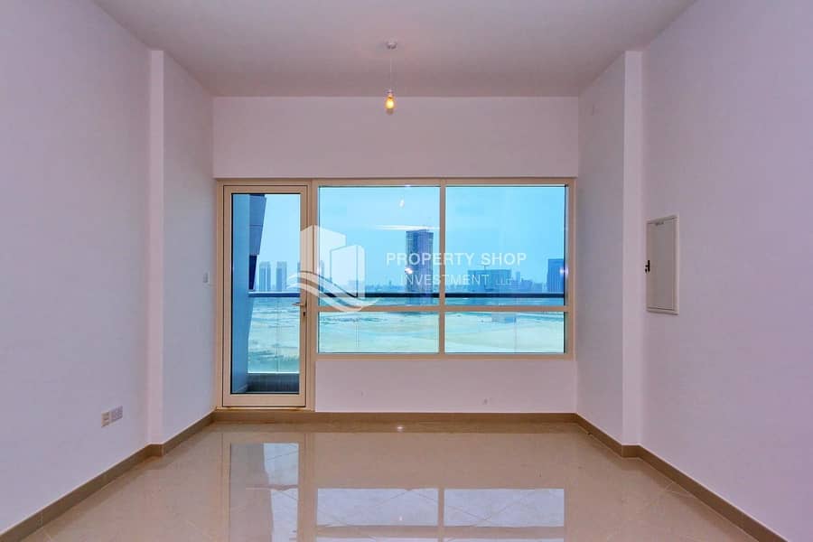 3 Best Deal! Magnificent High Floor Apt with Balcony
