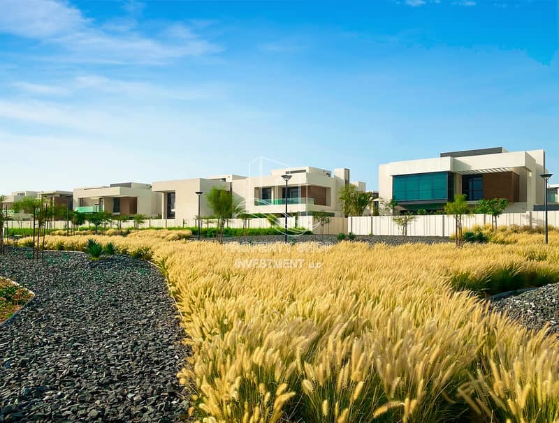 19 Investors Deal Brand New Villa Endearing Elegance !