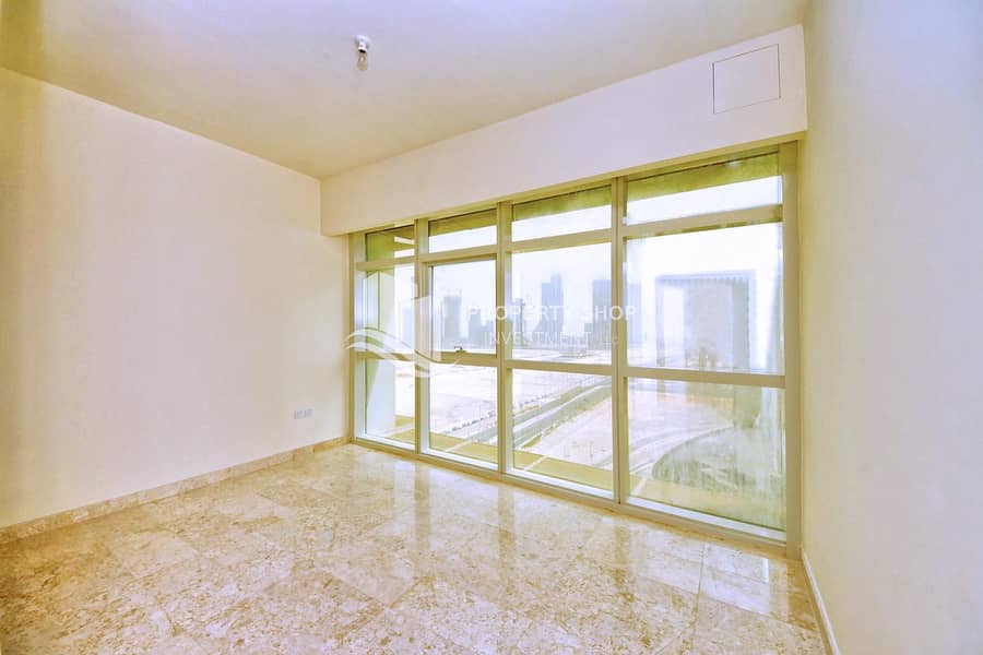 2 Top Floor| Top Location| Captivating Views