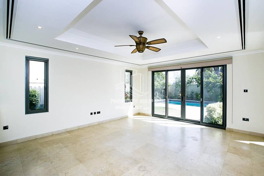 23 Motivated Seller-Upgraded & Elegantly Designed Villa  w/ Private Pool!