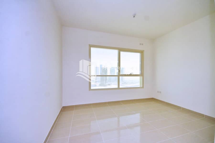 4 Move In Just Stunning High Floor Apt w/ Iconic Sea View!