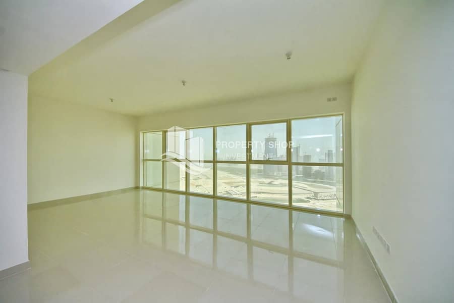 8 Move In Just Stunning High Floor Apt w/ Iconic Sea View!