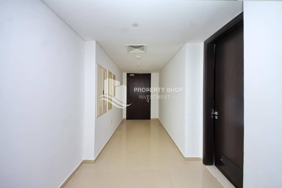 11 Charming & Affordable Sea View High Floor 3+Maid!