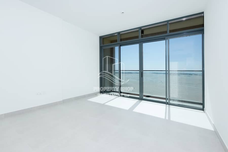 7 Amazing Studio Apartment with Balcony